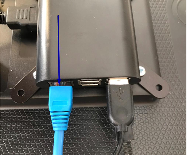 Подключение Ethernet-кабеля Подключение Ethernet-кабеля